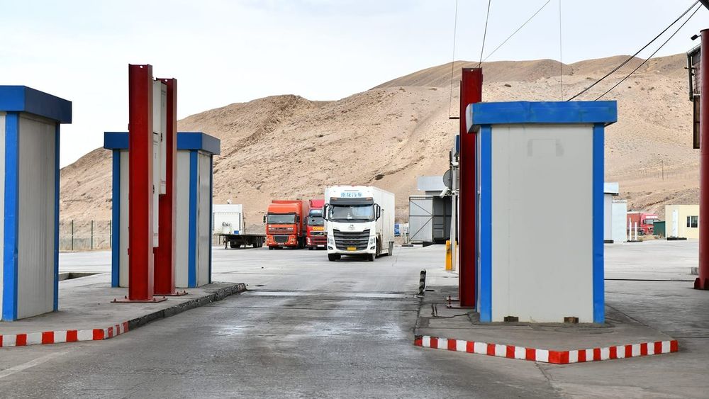 Электронная очередь и ускорение контроля: что изменится на КПП «Иркештам» изображение публикации