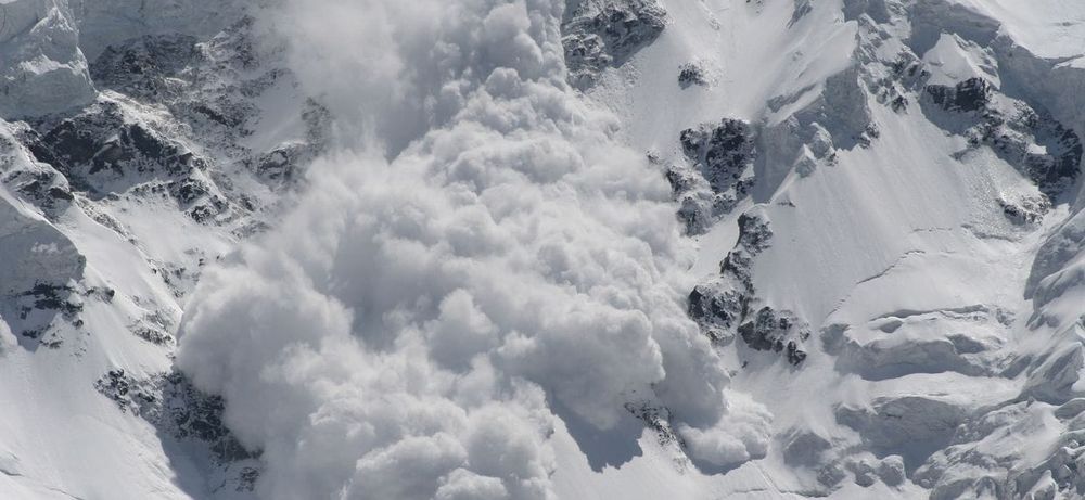 Штормовое предупреждение: ожидается сход снежных лавин изображение публикации