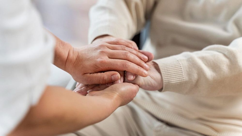 В течение года в КР приступят к обязанностям еще 550 соцработников – Минсоцтруда изображение публикации