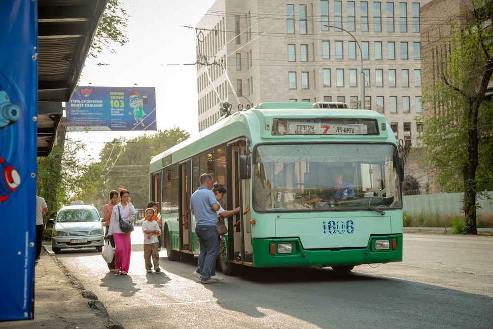 Административный суд столицы разрешил возобновить демонтаж троллейбусной сети в Бишкеке изображение публикации