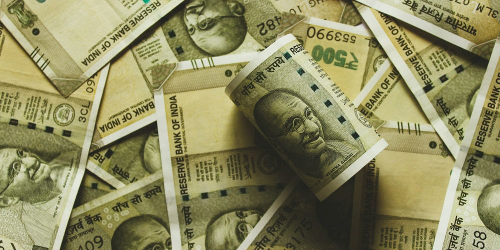 Самые сильные и слабые валюты марта по отношению к сому — данные Нацбанка изображение публикации