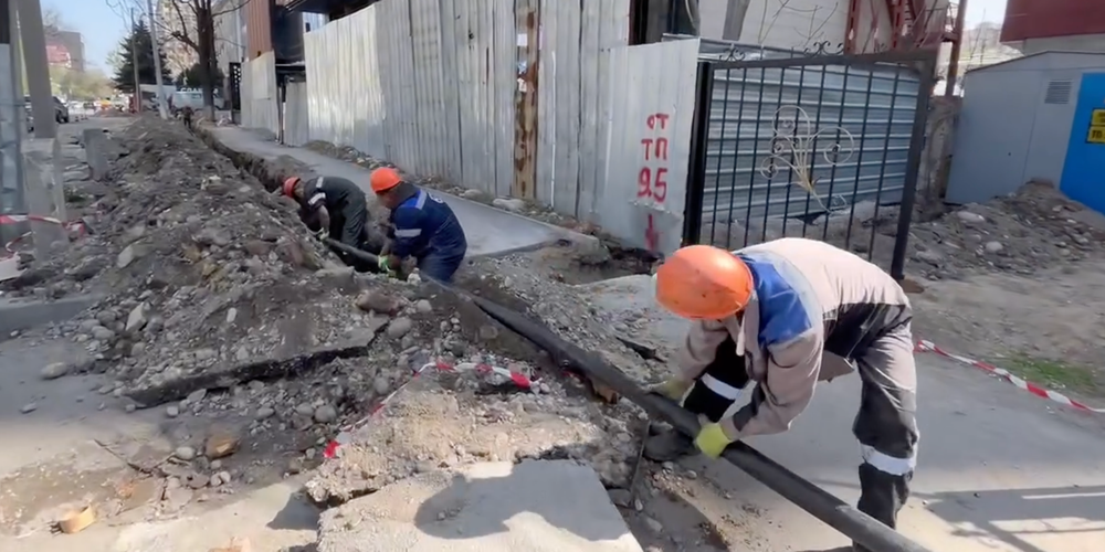 В Бишкеке меняют кабельные линии, проложенные 65 лет назад изображение публикации