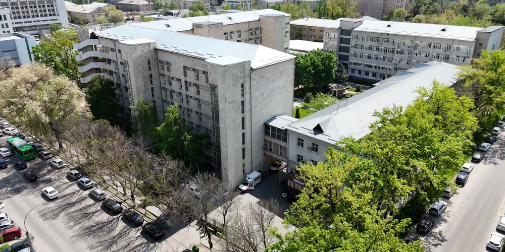 В больнице при Управделами президента КР завершен капремонт поликлиники и кардиоотделения изображение публикации