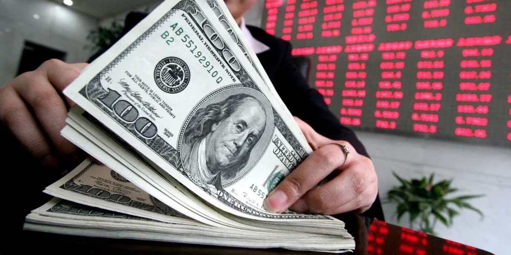 Нацбанк КР провел крупную интервенцию, вторую в 2025 году — продано $158.3 млн изображение публикации