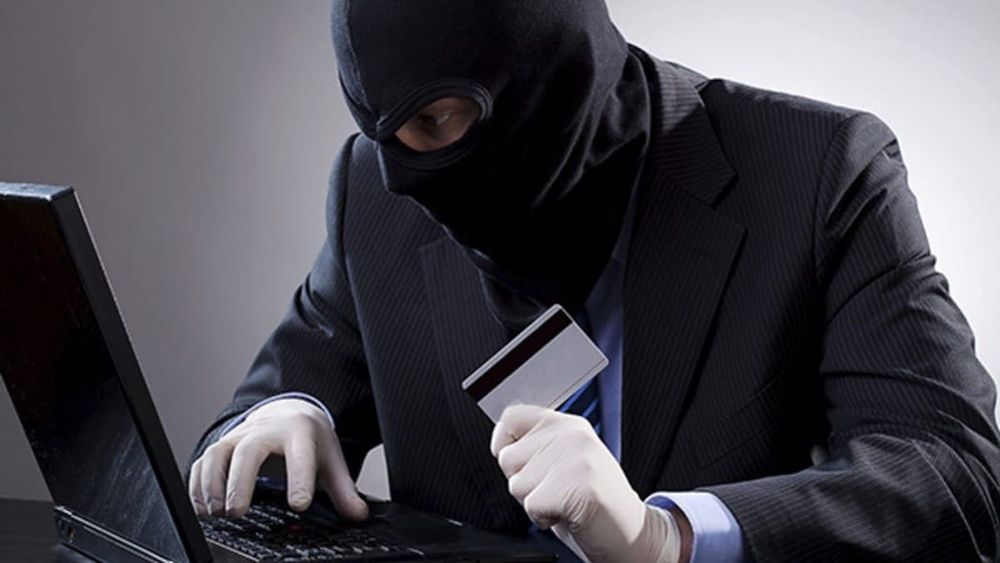 Нацбанк КР предупреждает о новой мошеннической схеме с «переводами из России» изображение публикации