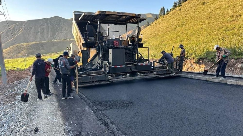 Минтранс привлечет крупных подрядчиков для ускорения строительства дороги Нарын–Баетов изображение публикации