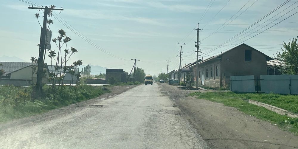 Министр транспорта поручил заасфальтировать участок дороги Ош — Араван — Чек–Абад изображение публикации