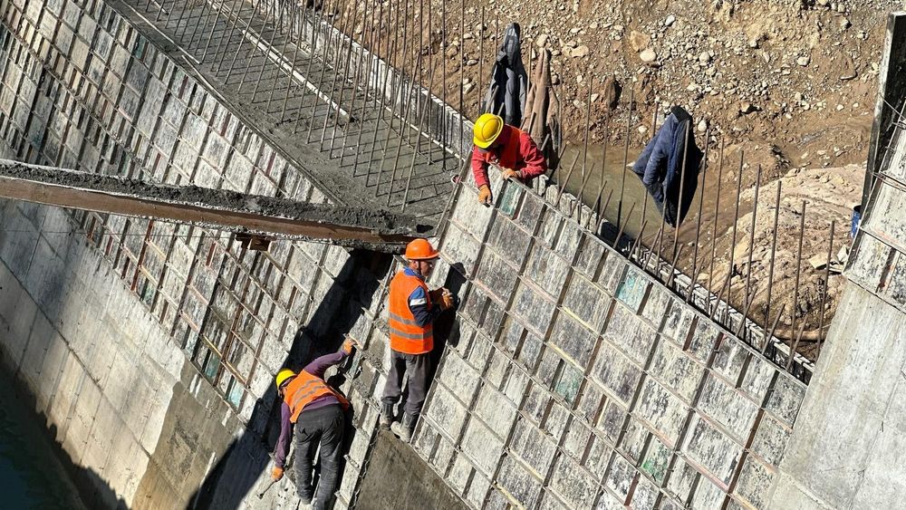 В Джалал-Абадской области строят два моста — один обещают сдать к июлю изображение публикации