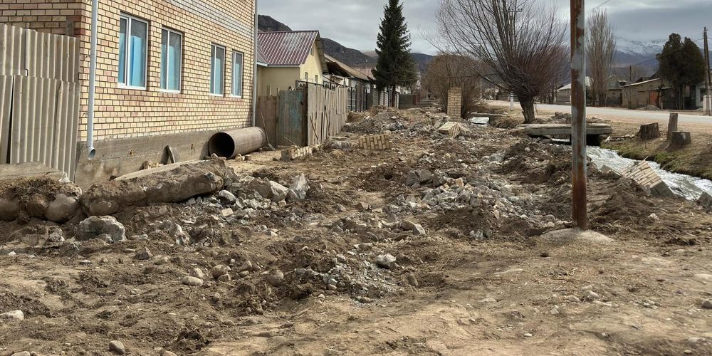 В селе Боконбаево сносят постройки, вышедшие за пределы красной линии изображение публикации