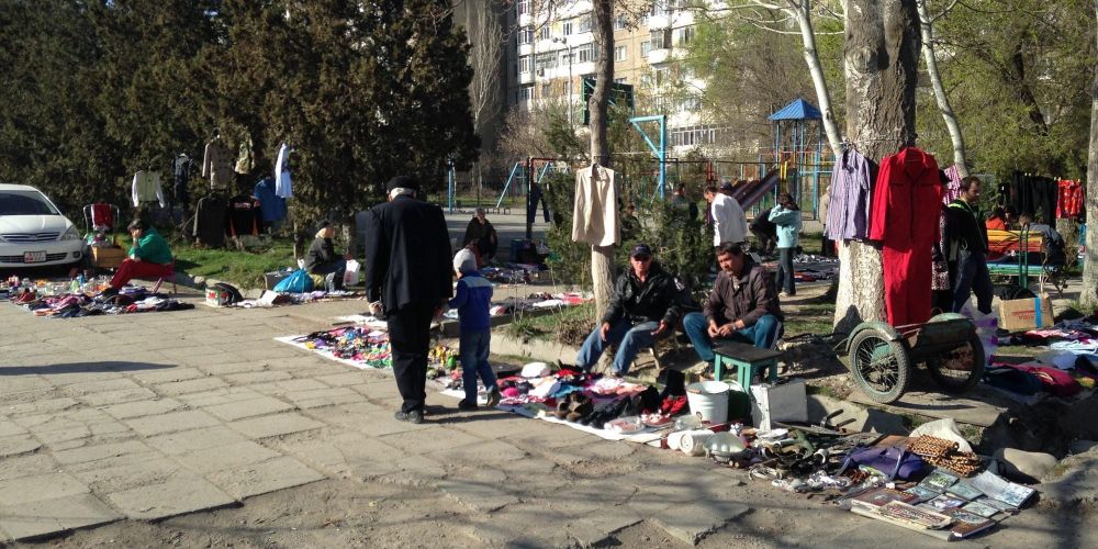 Блошиный рынок в Бишкеке перенесли на улицу Фучика изображение публикации