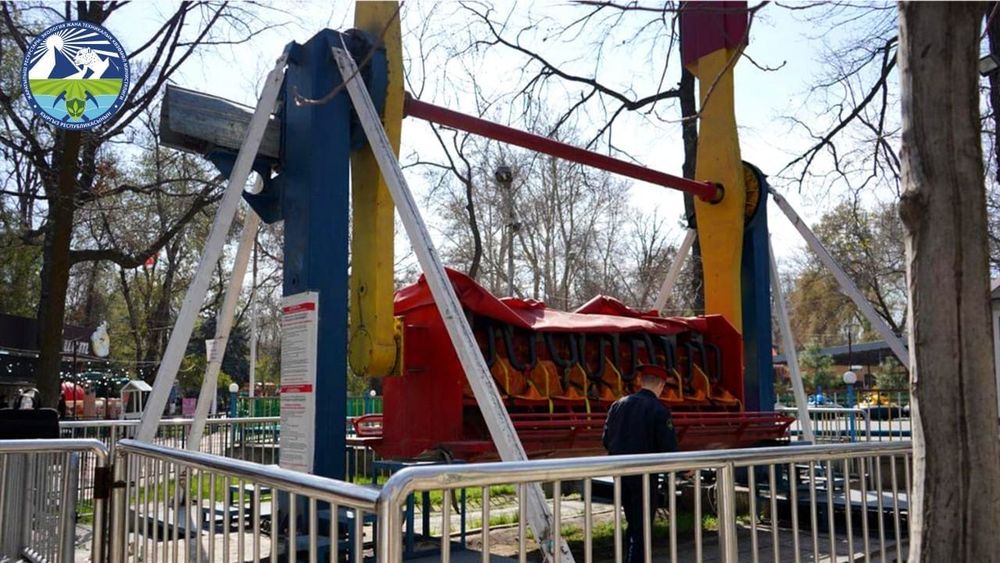 В Бишкеке девушка упала с аттракциона: парк Панфилова временно закрыт, владельца оштрафовали изображение публикации