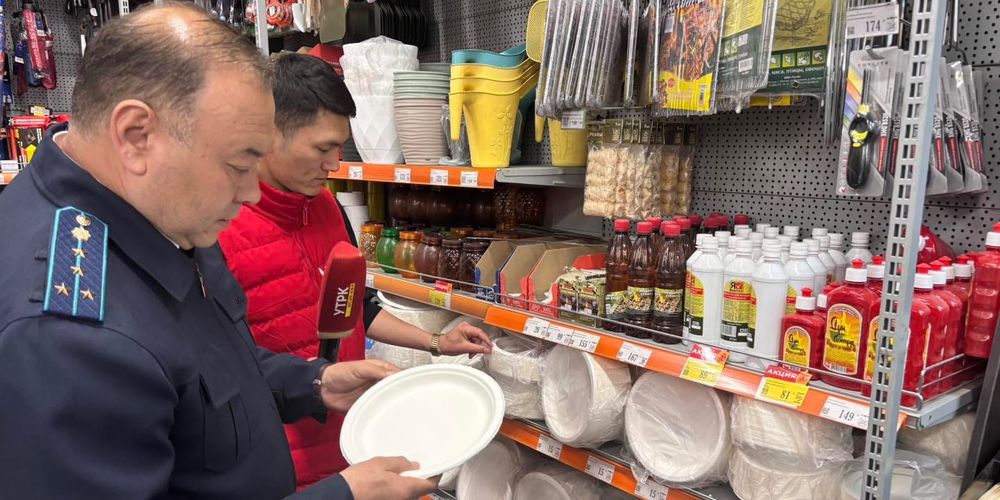 В Караколе провели рейд против пластика – продавцам выписали 500 уведомлений изображение публикации