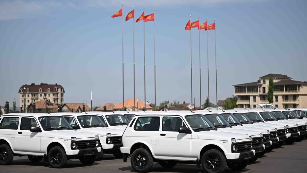 Ветеринарная служба КР получила 40 автомобилей «Нива» для работы на отдаленных пастбищах изображение публикации