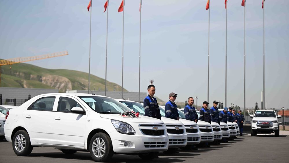 Энергетики Кыргызстана получили новую спецтехнику на сумму более 102 млн сомов изображение публикации