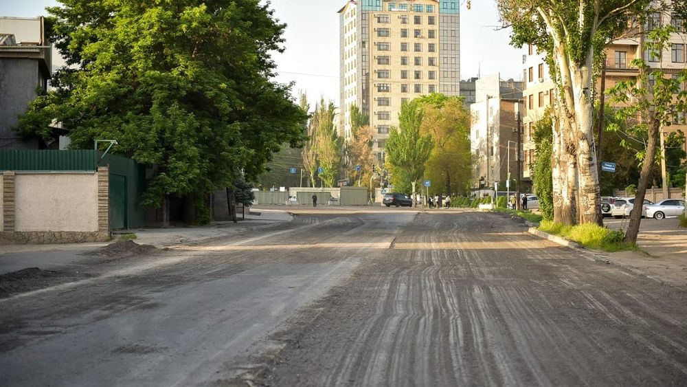 В зону расширения улицы Курманжан Датка в Бишкеке попали 45 объектов изображение публикации