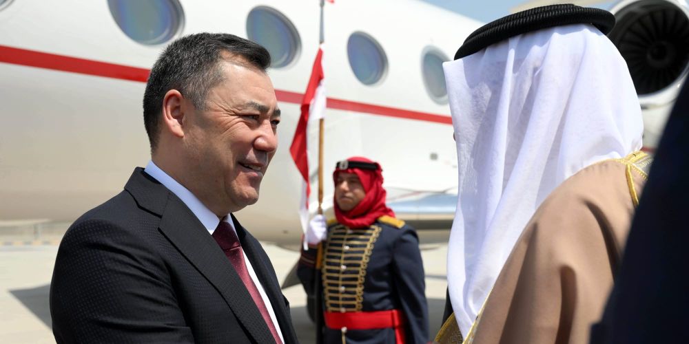 Садыр Жапаров прилетел с официальным визитом в Бахрейн — фото изображение публикации