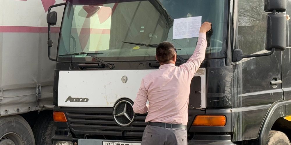 На улице Профсоюзной в Бишкеке ликвидировали стихийную стоянку фур изображение публикации