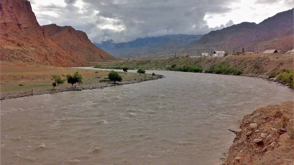 Русло реки Нарын перенаправят для защиты сельхозземель изображение публикации
