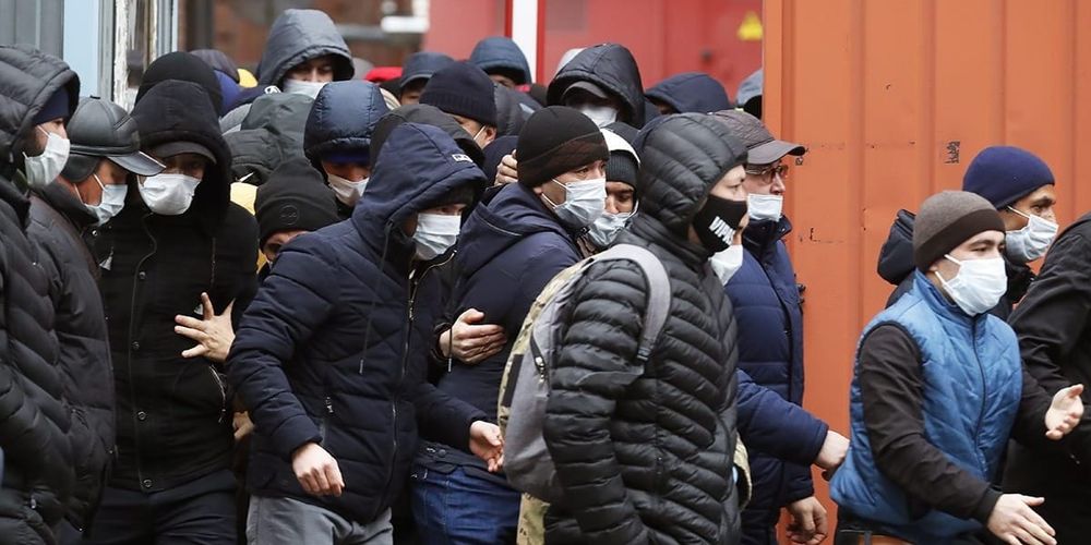 Незаконно проживающим в России кыргызстанцам напомнили о возможности легализации до 30 апреля изображение публикации