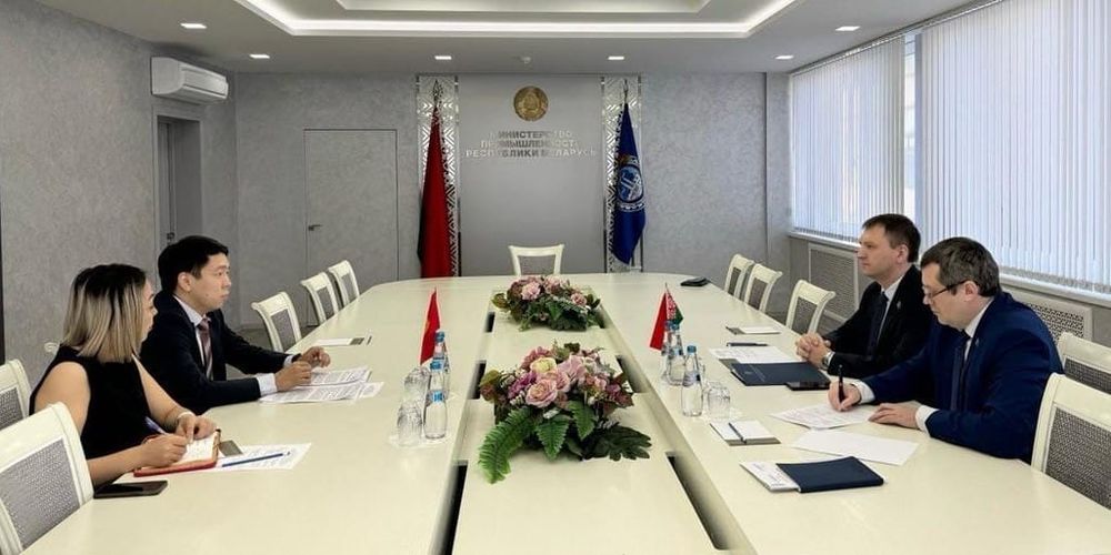 Кыргызстан и Беларусь обсудили запуск совместных промышленных проектов изображение публикации