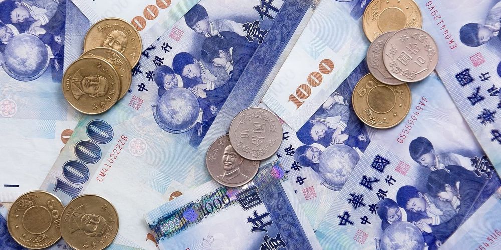 Какие валюты мира укрепились или ослабли к сому за апрель? Подробности изображение публикации