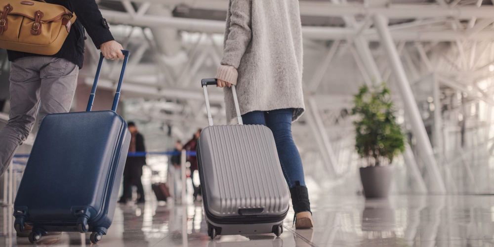 Налоговая служба КР разрешит выезд за границу при долгах до 50 тысяч сомов изображение публикации