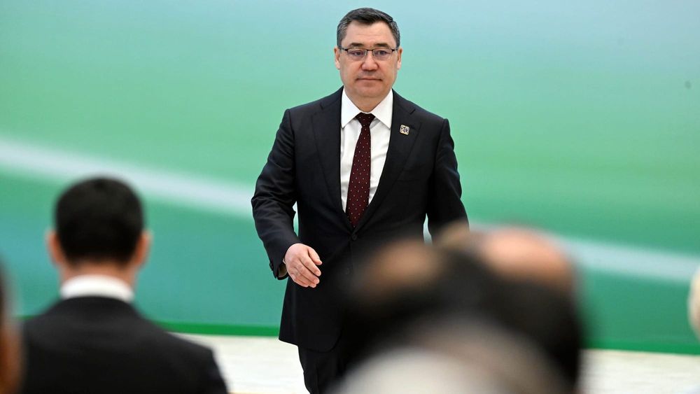 Жапаров попросил поддержать инициативу КР по обмену внешнего долга на проекты по защите климата изображение публикации