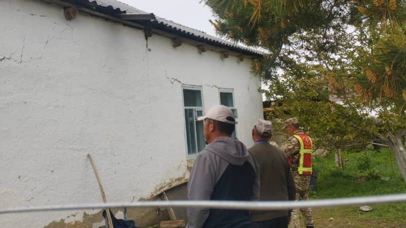 После землетрясения в Нарынской области выявлены трещины еще в 21 доме – из них застрахован только один изображение публикации