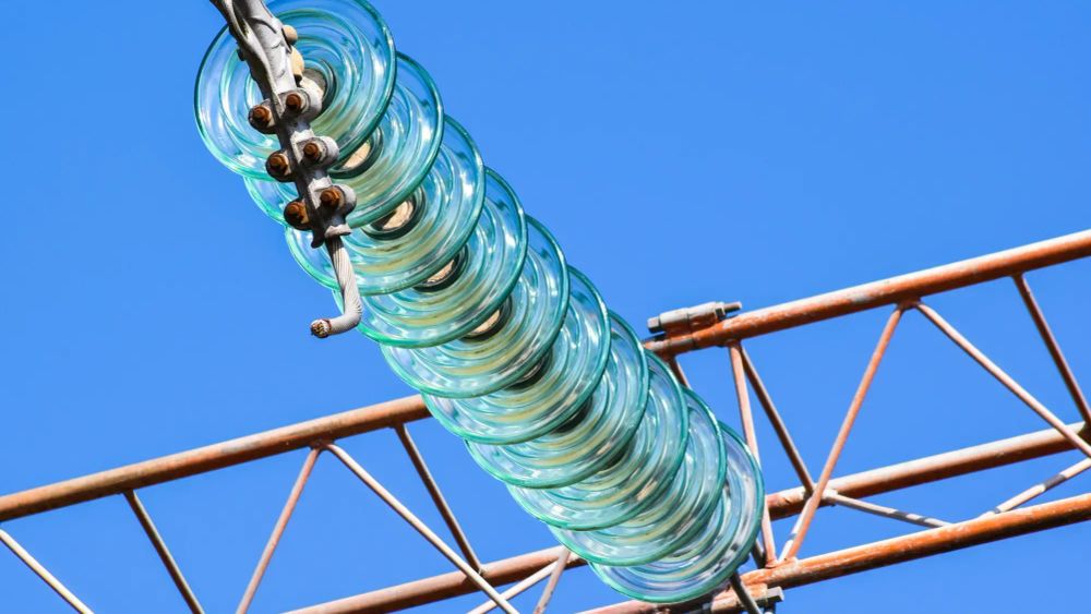 До конца года в Чуйской области заменят более 10 тысяч изоляторов на ЛЭП изображение публикации