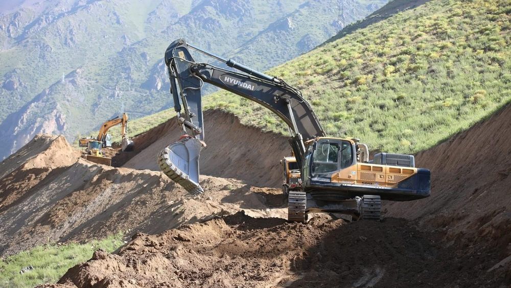 В Чаткале начали строить дорогу Каныш-Кыя — Кара-Буура за 1.7 млрд сомов изображение публикации