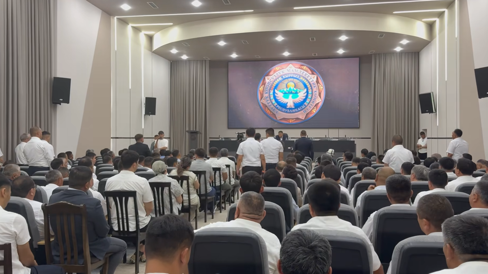 Ташиев поручил задержать налоговиков во время совещания в Оше изображение публикации