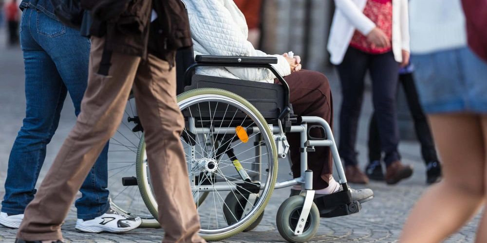 На начало июля 2025 года персональным ассистентам в КР выплатили 793 млн сомов изображение публикации