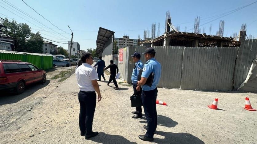 Предпринимателям Бишкека вручили 12 предписаний за нарушение правил благоустройства изображение публикации