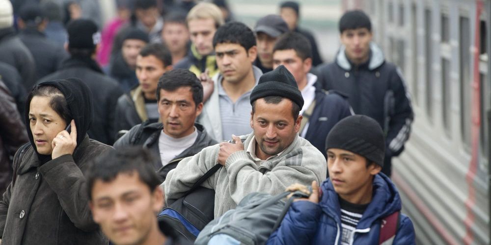 МИД призвал кыргызстанцев в РФ урегулировать миграционный статус до 10 сентября изображение публикации