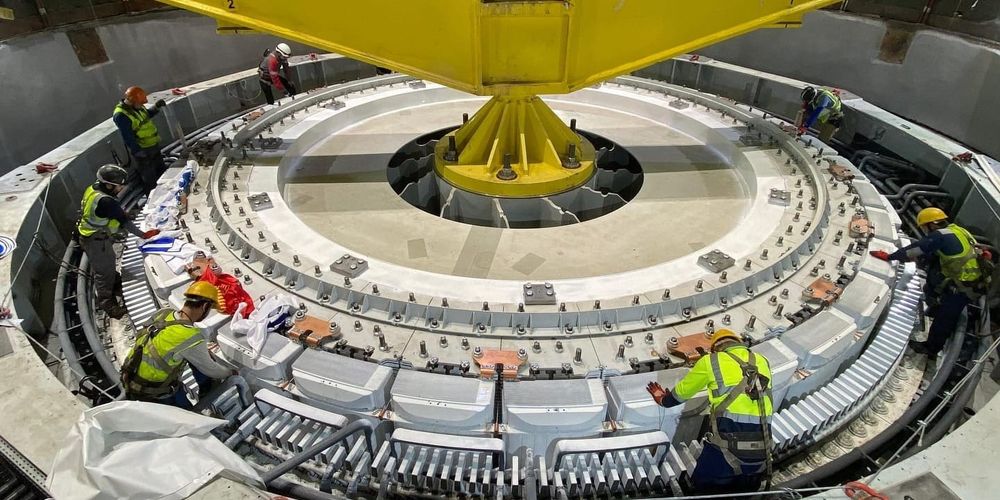 На Токтогульской ГЭС завершен спуск ротора последнего гидроагрегата весом 768 тонн изображение публикации
