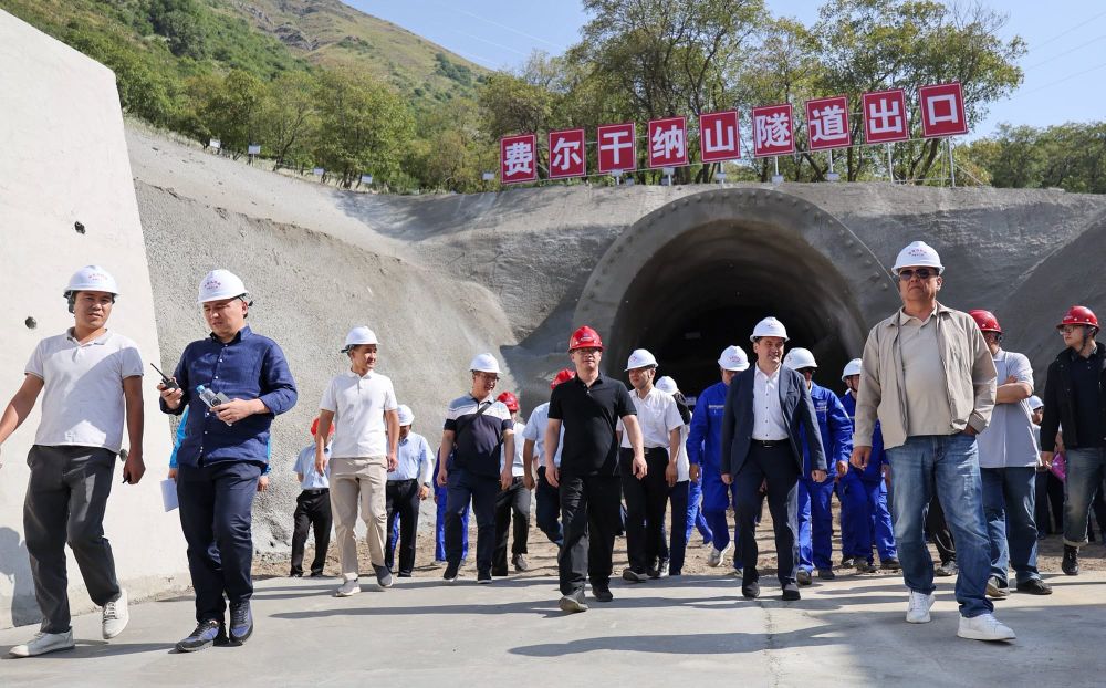 Министры транспорта КР, РУз и Китая осмотрели ход строительства железной дороги Китай – Кыргызстан – Узбекистан изображение публикации