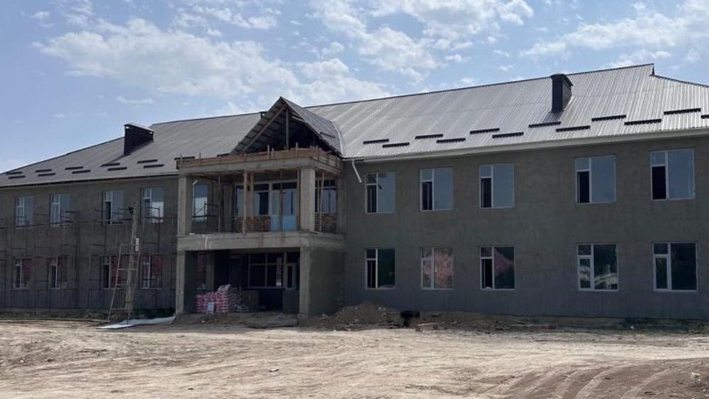 Школу за 100 млн сомов достраивают в таласском селе Кара-Суу изображение публикации