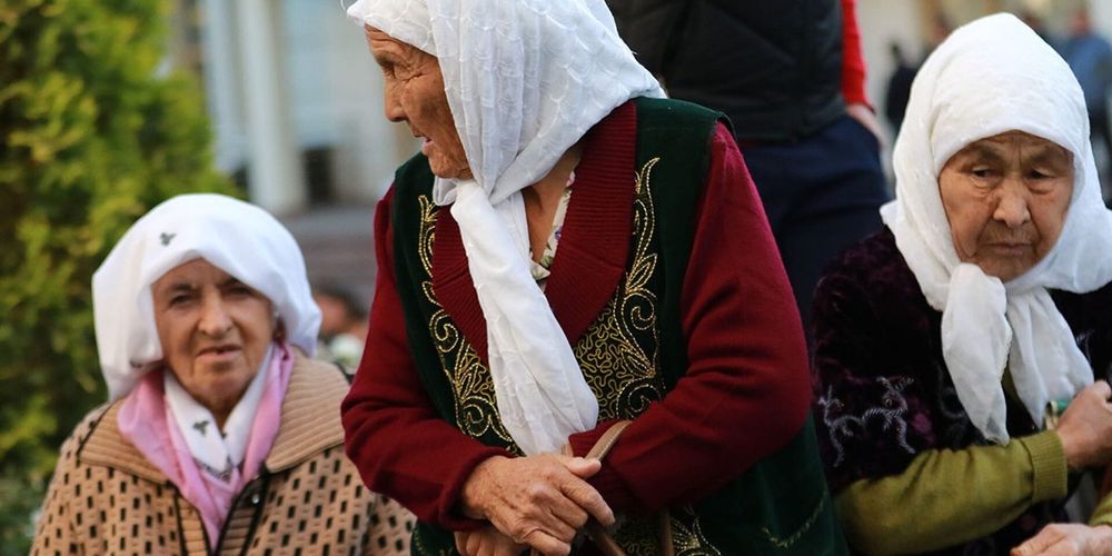 Помощь на дому получают более 9 тысяч кыргызстанцев — Минсоцтруда изображение публикации