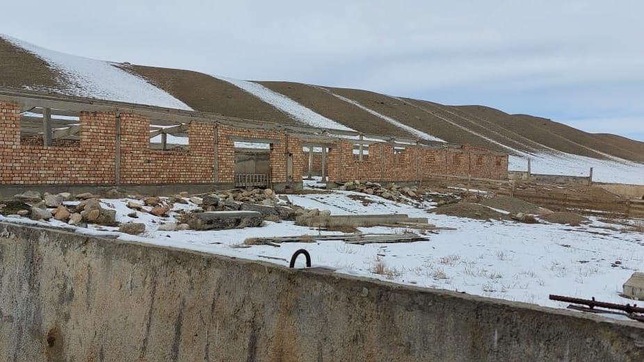 В Таласской области выявили факт самовольного строительства на сельхозземле изображение публикации
