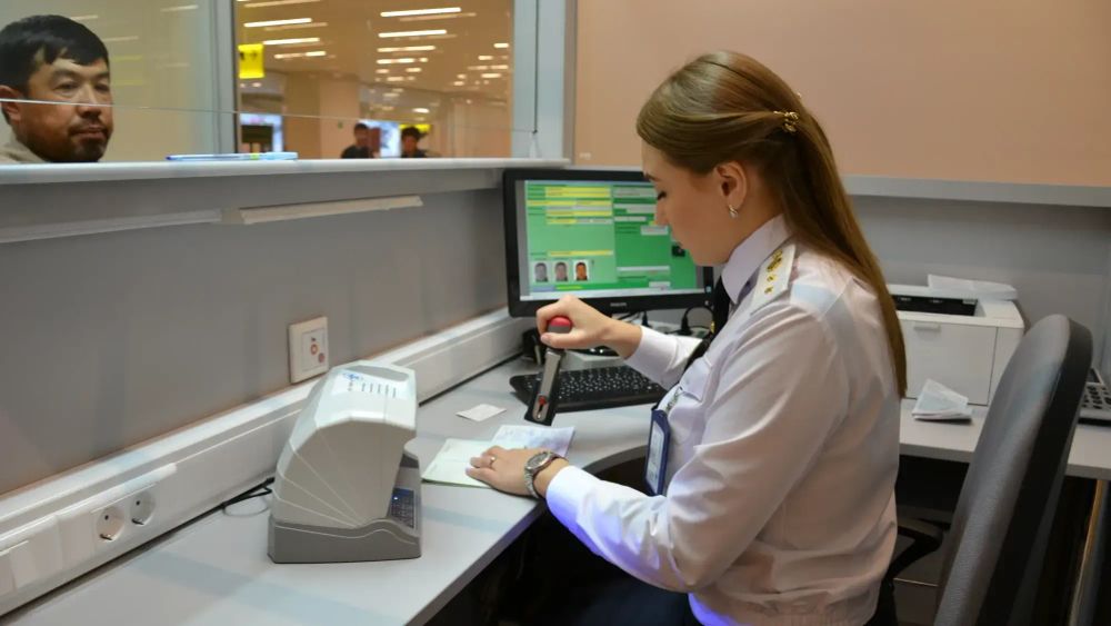 Куда обращаться кыргызстанцам при отказе во въезде в РФ и проблемах на границе? Памятка изображение публикации