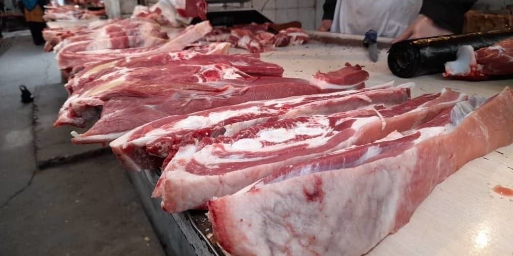 В Бишкеке проверили цены на мясо на Аламединском и Орто-Сайском рынках изображение публикации