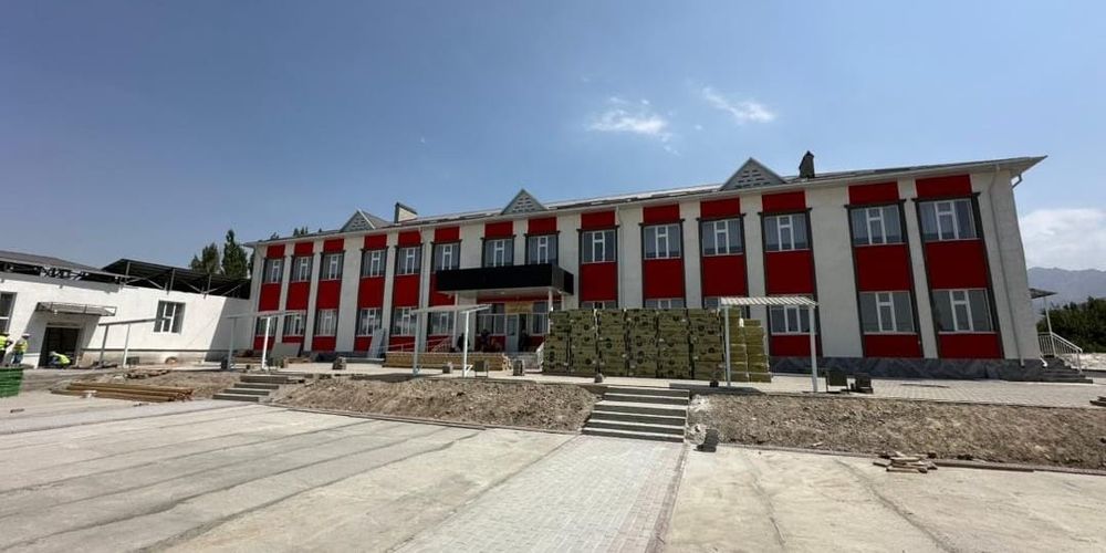 В отдаленном селе Ай-Көл Лейлекского района построили новую школу изображение публикации