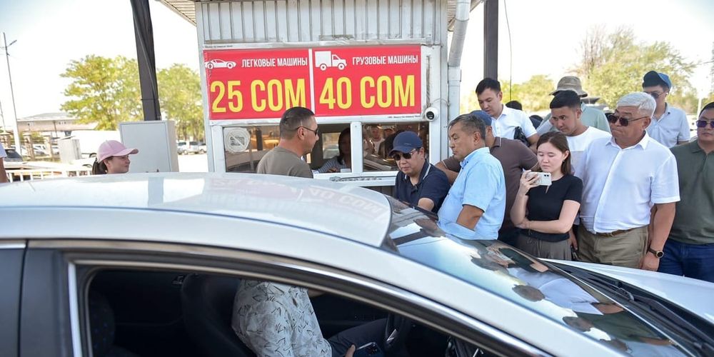 На столичном рынке «Кудайберген» незаконно взимали плату за въезд изображение публикации