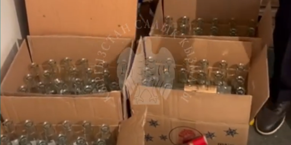 В Бишкеке выявили подпольный склад с контрафактным алкоголем изображение публикации