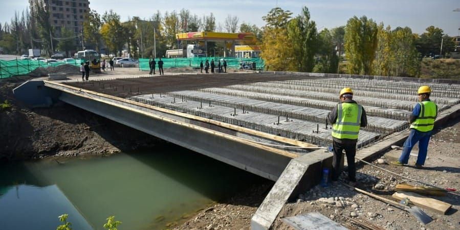 Мэр Бишкека осмотрел ключевые стройки города и поручил усилить контроль изображение публикации