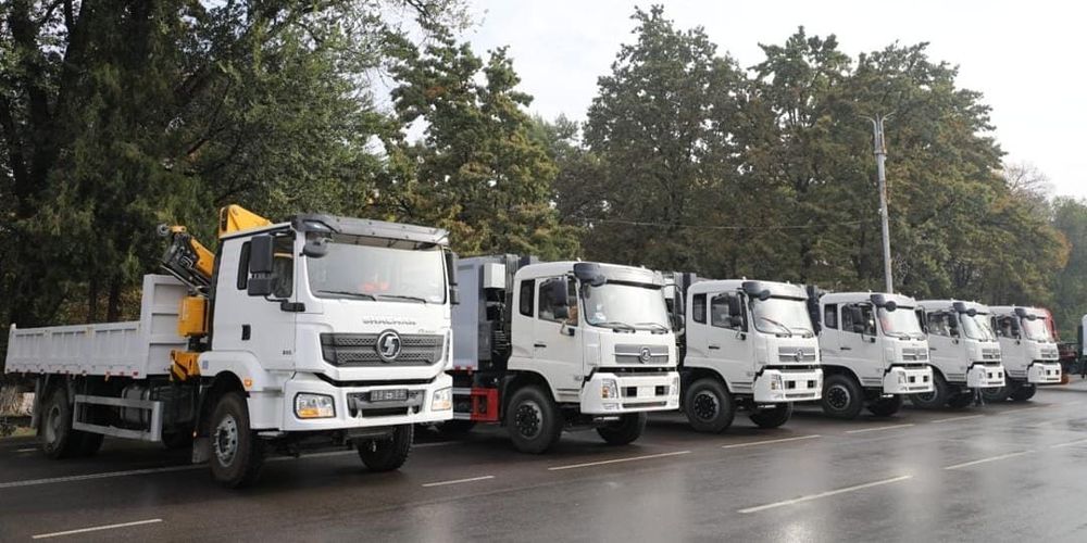 Камчыбек Ташиев вручил спецтехнику муниципалитету Токмока изображение публикации