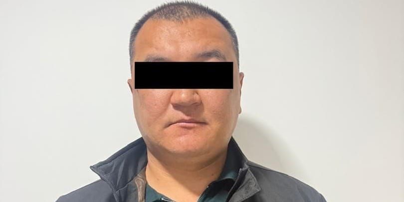 ГКНБ задержал бывшего руководителя аппарата Жайылского районного суда при получении $10 тысяч изображение публикации