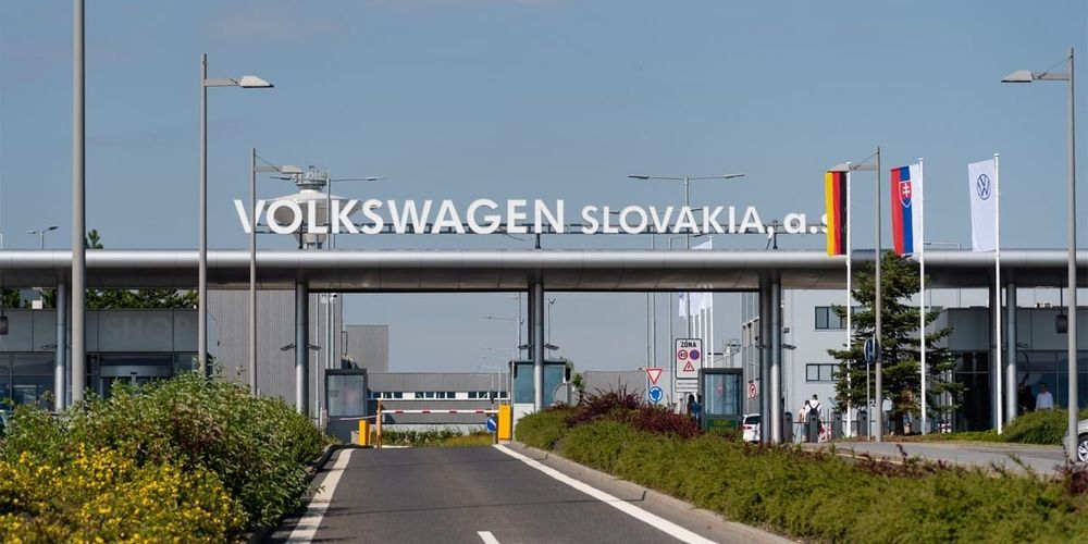 Центр трудоустройства граждан за рубежом объявил набор работников на завод Volkswagen в Словакии изображение публикации