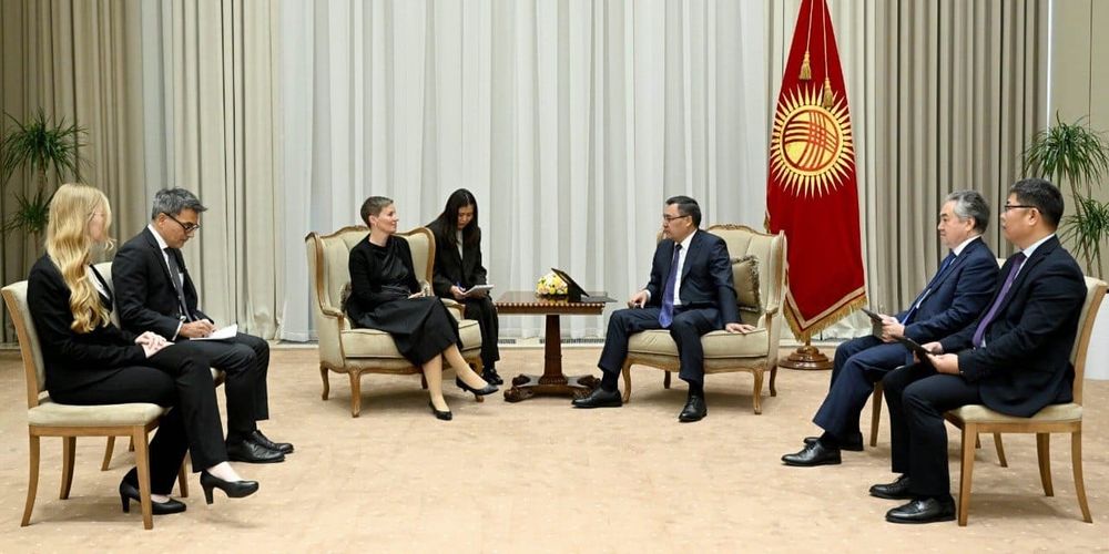 Президент КР встретился с новым послом Германии: в фокусе торговля и «зеленые» проекты изображение публикации