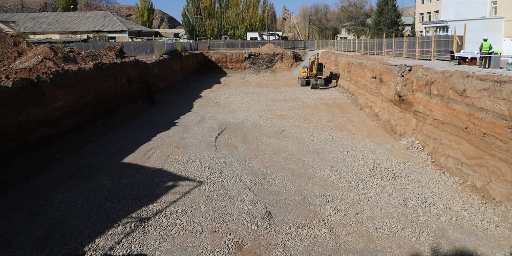 В Нарыне начато строительство родильного отделения на 100 мест за 250 млн сомов изображение публикации